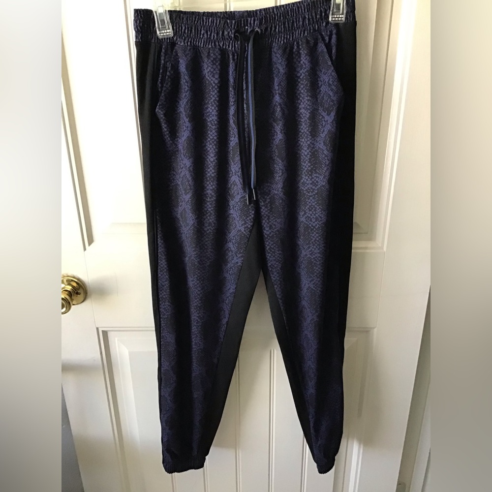 Athleta Brooklyn Jogger Pants Python Snake Navy - image 2